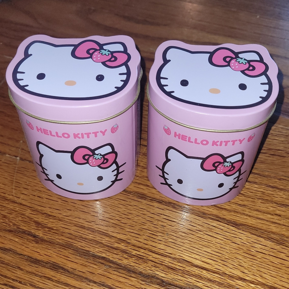 2 Hello Kitty Tins
